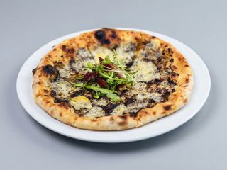 Pizza trufolona (30 cm.)