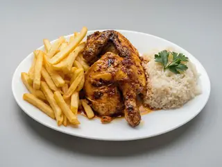 POLLO ASADO PATATAS Y ARROZ 