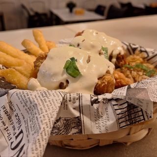 Alistas acevichadas con chaufa