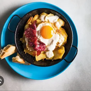 Huevos rotos con jamon