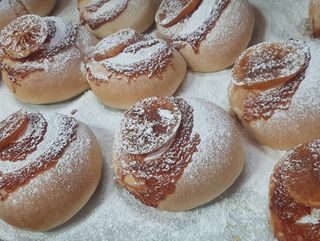 Brioche con naranja confitada