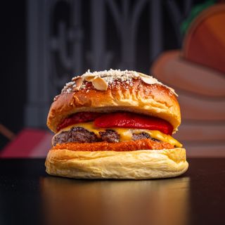 Hamburguesa gourmet Tarragona (200 g.) + patatas