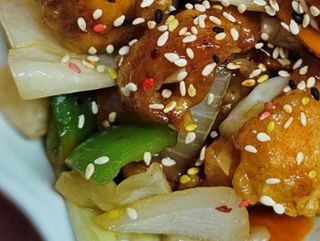 Salmon crujiente con salsa dulce picante