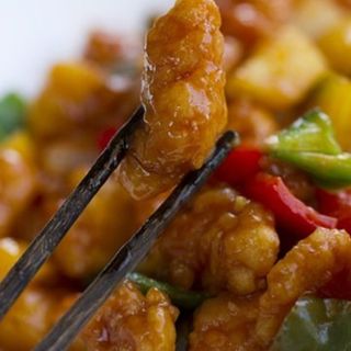 Pollo Crujiente Con Salsa Dulce Picante