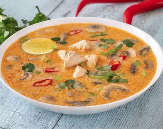 Sopa Tom Yum De Pollo