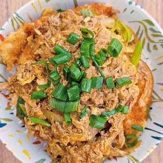 Oyakodon con pechugas de pollo frito