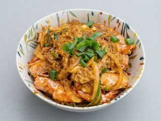 Oyakodon con langostinos plancha 