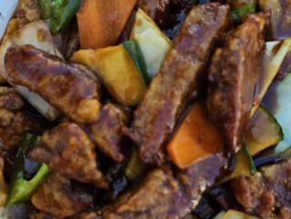 Atún crujiente con verduras