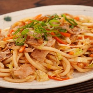 Udon sateado con pollo