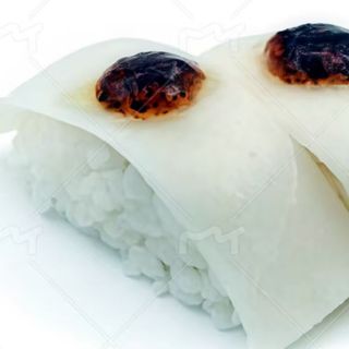 Nigiris pez mantequilla con salsa trufo