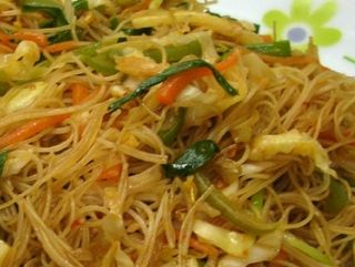 Fideos de arroz  con ternera