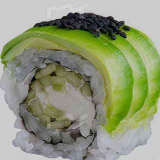 Uramaki de aguacate con pepino