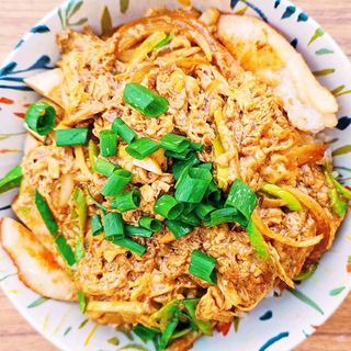 Oyakodon con pechugas de pollo al plancha