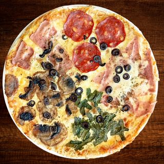 Pizza cuatro estaciones