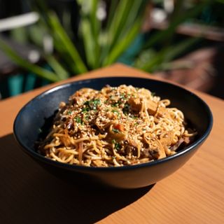 Bowl de noodles mixto de una carne y gambas
