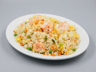 Arroz frito con gambas