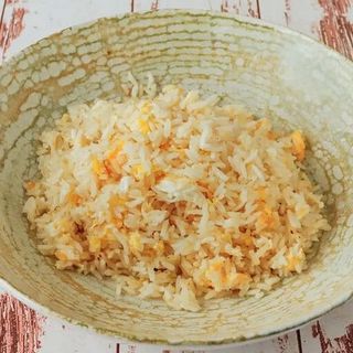 Arroz frito con huevos