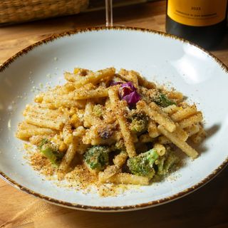 PASTA CON BROCCOLI