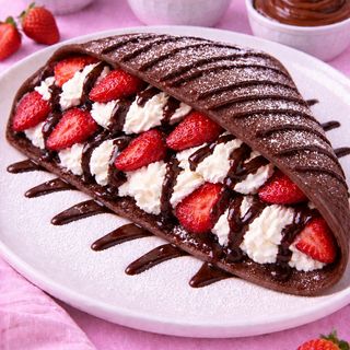 Crep de chocolate fresa y nata