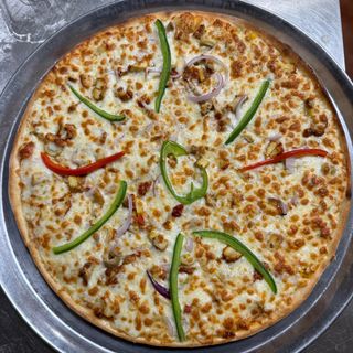 Pizza De Pollo (Chicken Pizza)