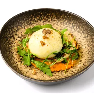 Ensalada de burrata, boniato asado e hinojo