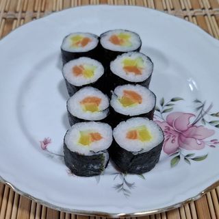 (43) Maki Salmón