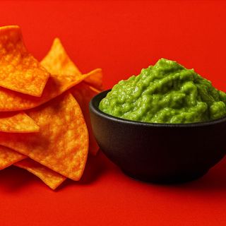 Guacamole con totopos