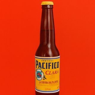Cerveza Pacífico Clara Botella 35,5cl.