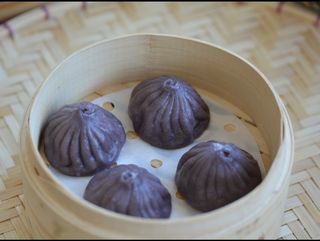 301.xiaolongbao con caldo(negro)4pcs