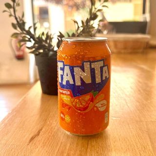 Fanta Naranja lata 330ml.