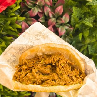 Arepa de Carne Mechada