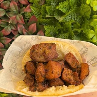 Arepa De Cochino Frito
