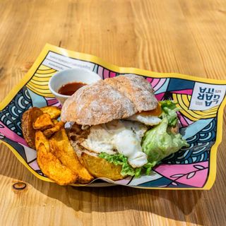 Hamburguesa con huevo