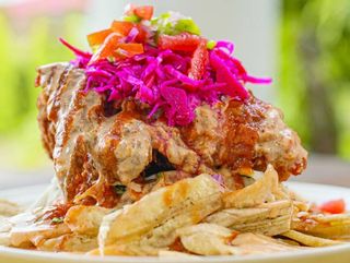 Pollo Frito con Tajadas