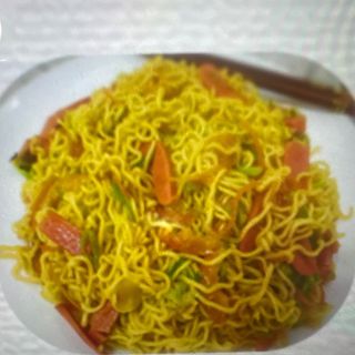 158-tallarines de huevo con curry