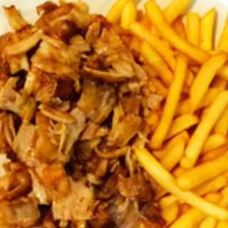 Patatas con carne de kebab 