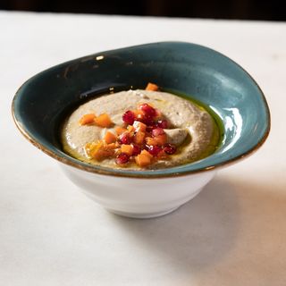 Hummus de garbanzos con pan de pita