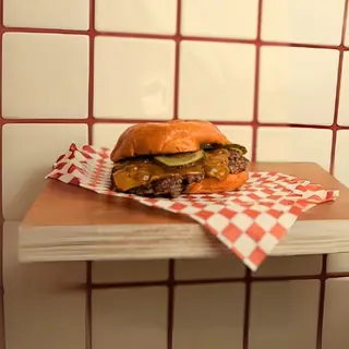 Vegana Green Smash –  Burger Vegetal + Queso Vegano + Salsa del Chef