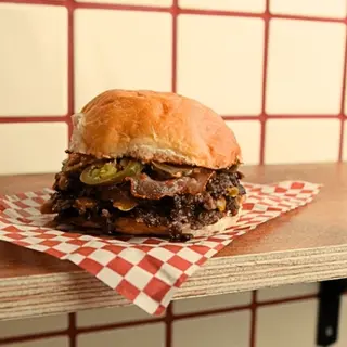 Anthony Smash Burger –  Doble Carne, Bacon y Jalapeños del Chef