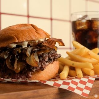 Menú Magalove –  Triple Smash con Bacon + Patatas o Boniato + Bebida