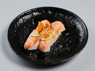 Nigiri De Salmón Y Lima Teriyaki (2 Uds.)
