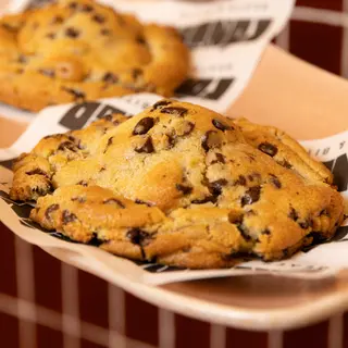NY Style Chocolate Chips Cookie
