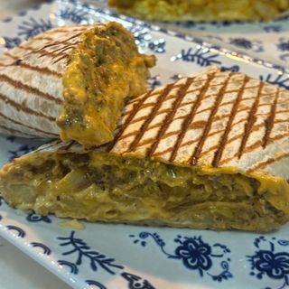 French taco de pollo empanado