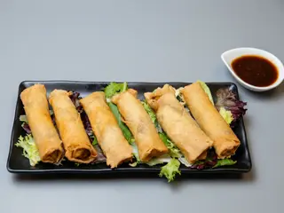 E8 - Rollitos de pato (6 uds.)