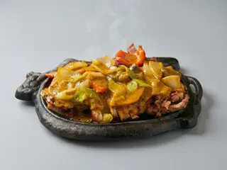 N4. Pato con salsa tailandesa a la plancha