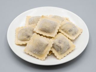 Ravioli relleno de carne ternera