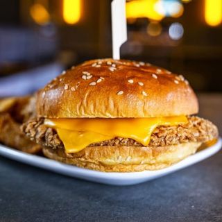 Kid burger de pollo empanado