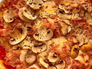Pizza York y Champiñon