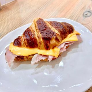 Croissant de Pavo