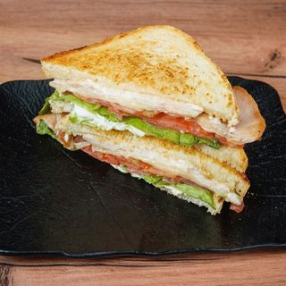 Sándwich pollo completo